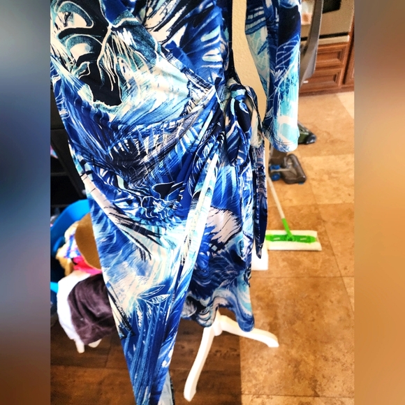 NWOT Amore Wrap Dress - Picture 2 of 2
